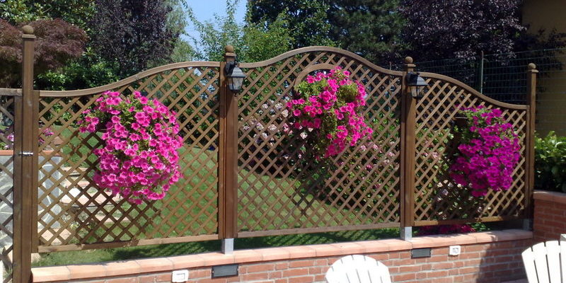 Arredo da giardino in legno su misura